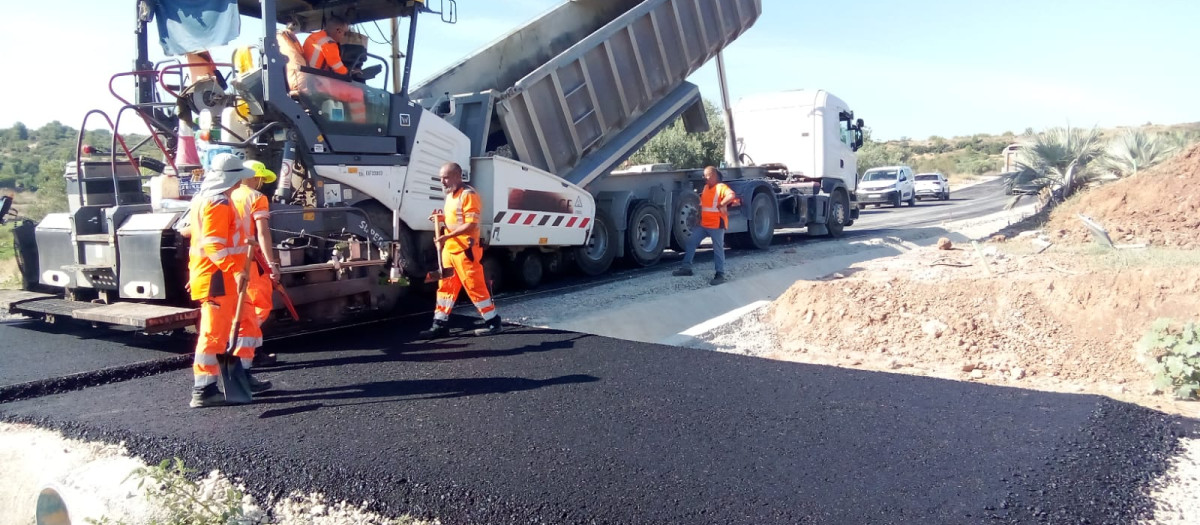Imagen de las labores de mantenimiento de las carreteras