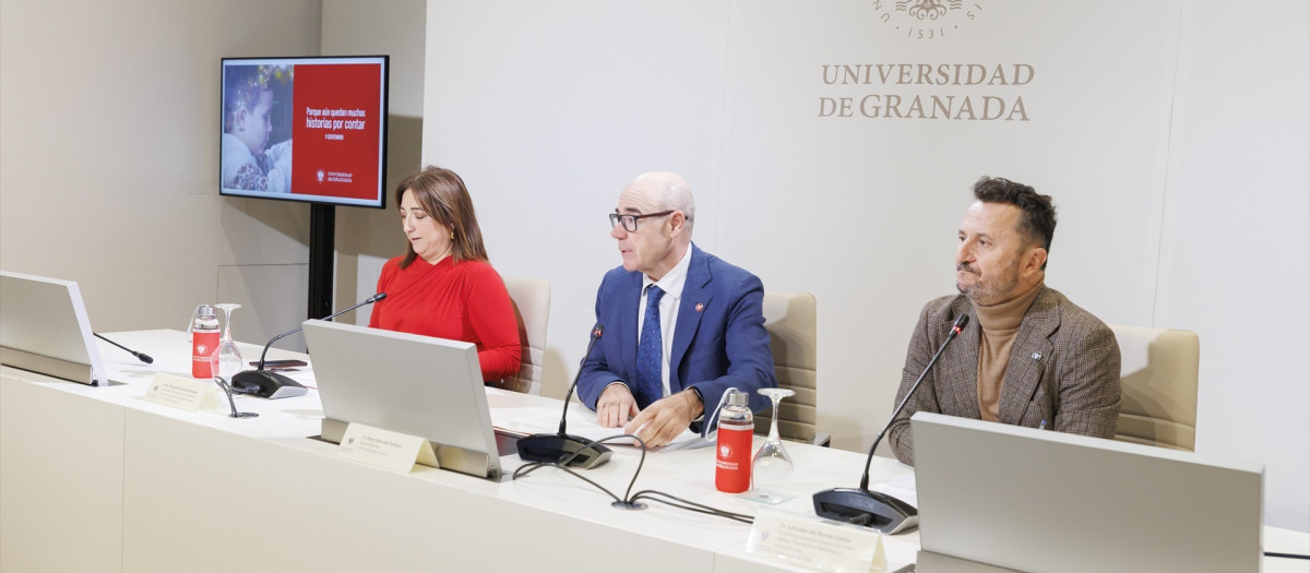 El rector de la Universidad de Granada, Pedro Mercado y los vicerrectores para los Campus de Ceuta y Melilla

Álex Cámara / Europa Press
15/12/2025