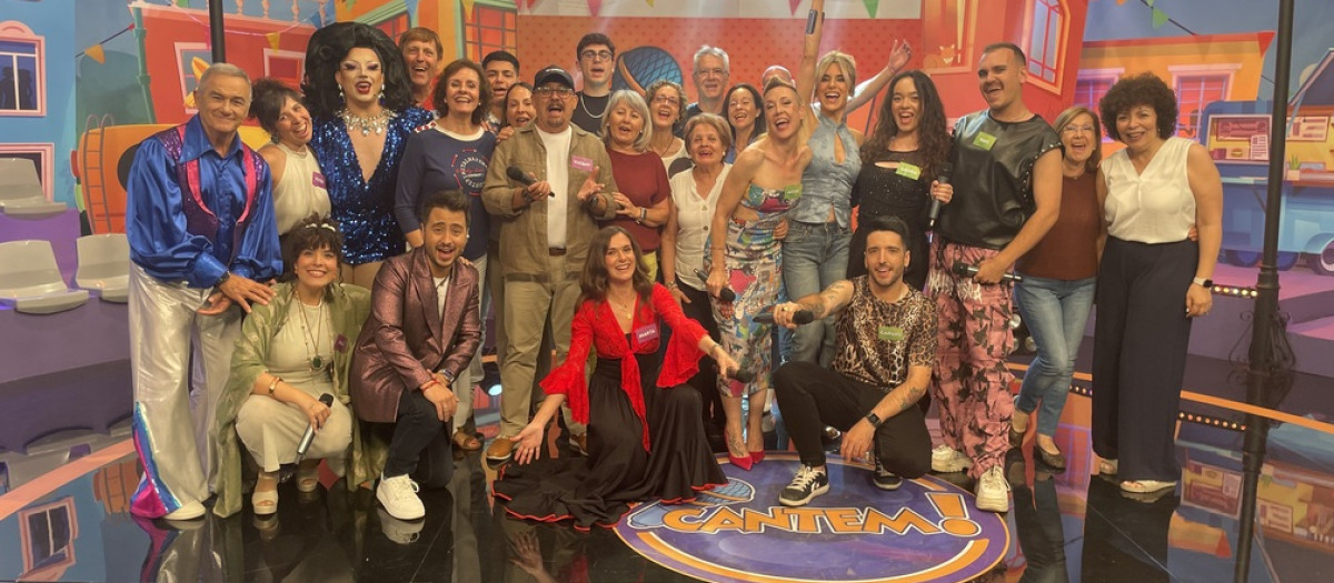 Foto de familia de la final de la segunda temporada de Cantem!