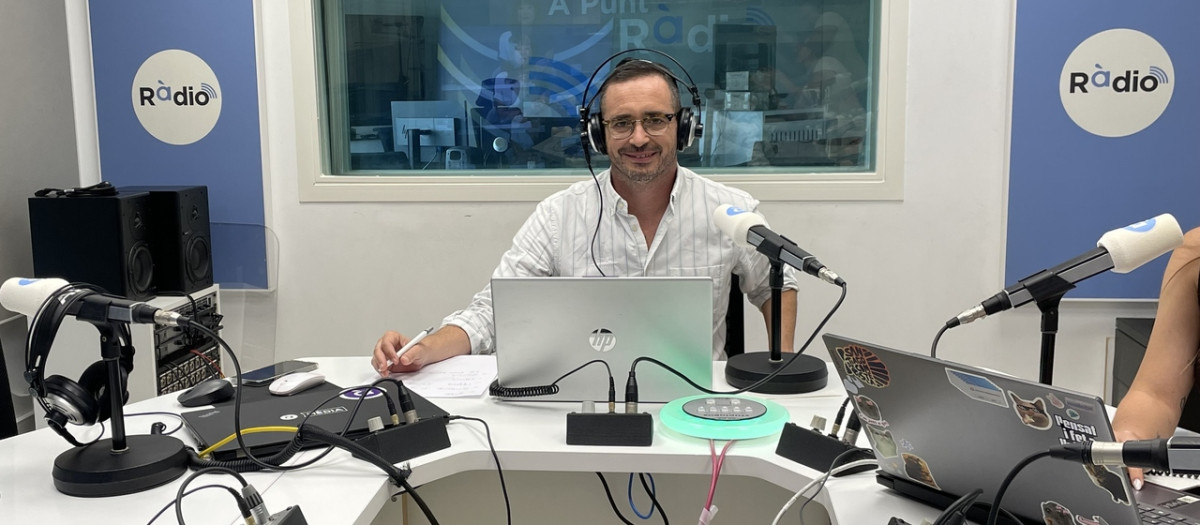 Juan Nieto presenta La Pista cada miércoles en À Punt Ràdio de 12 a 13 horas