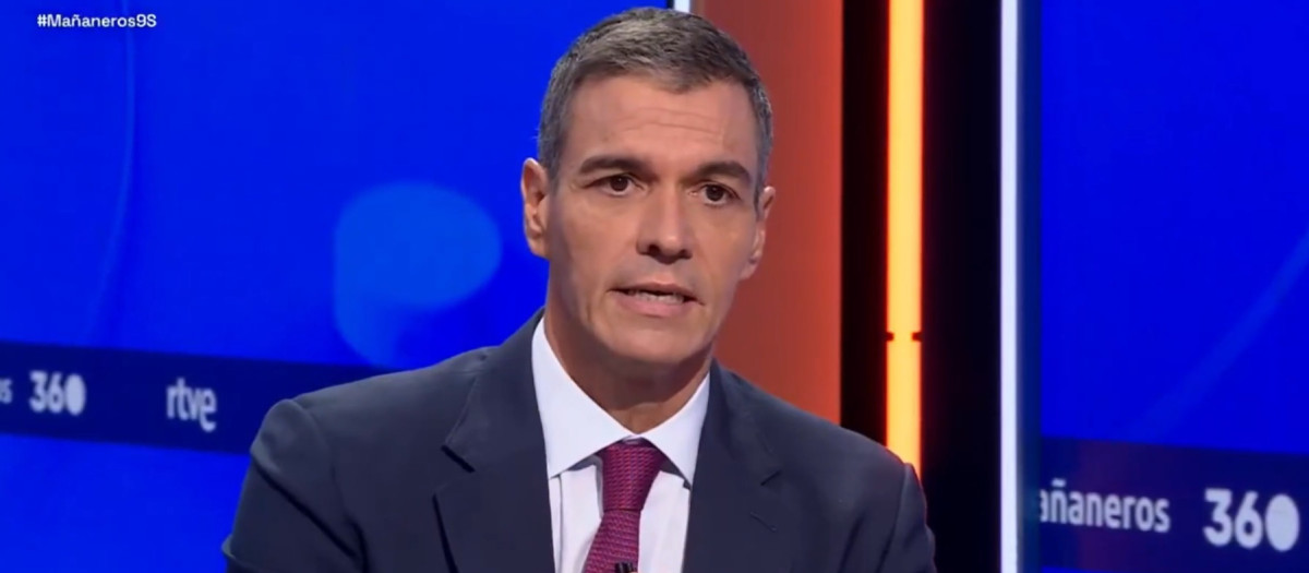 Pedro Sánchez, durante la entrevista en TVE