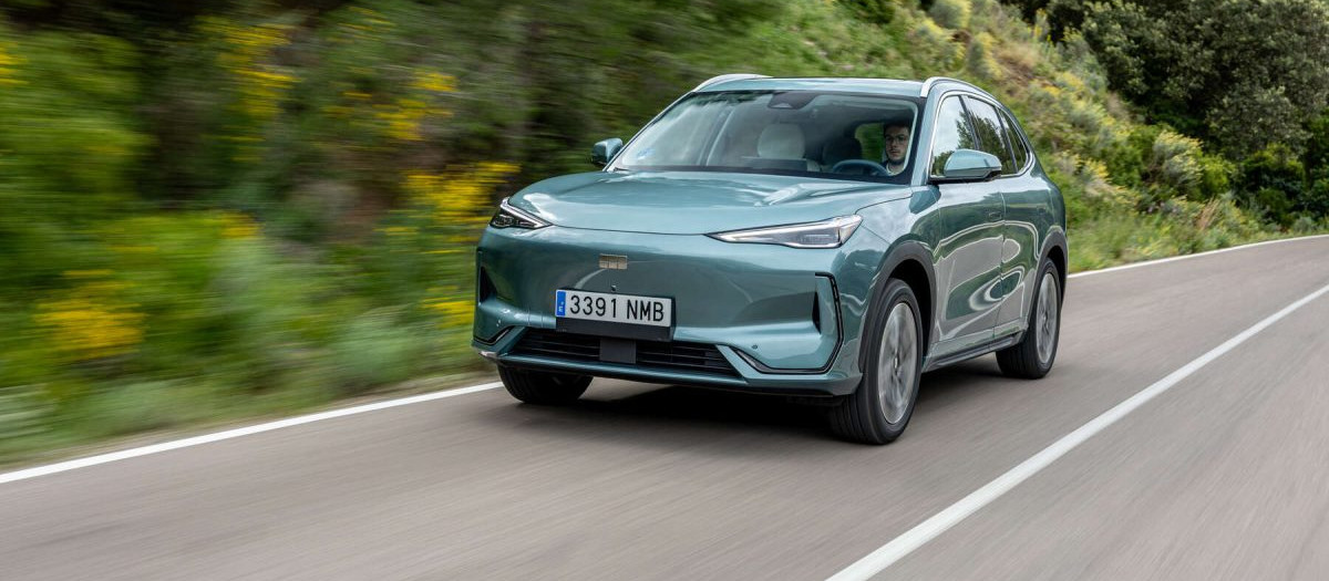 La estética del Geely E5 no es impactante pero sí es diferente al resto