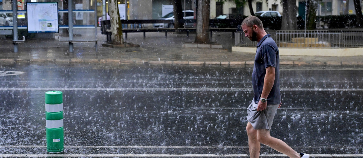 FOTODELDÍA PALMA DE MALLORCA, 09/09/2026.- Fuertes lluvias este miércoles, en Palma de Mallorca. EFE/ Miquel A. Borràs