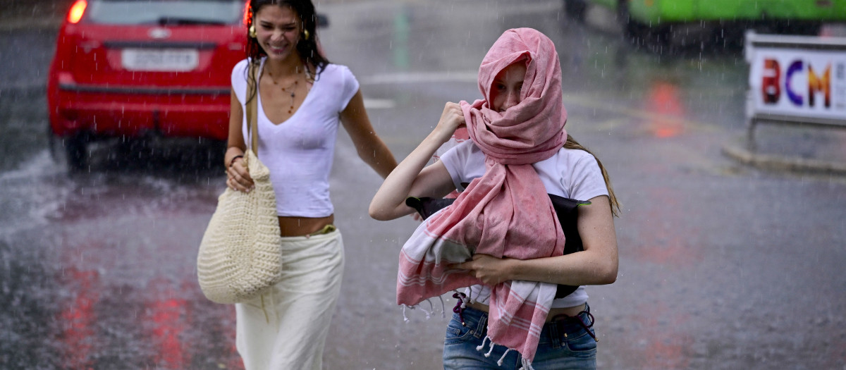 PALMA DE MALLORCA, 09/09/2026.- Fuertes lluvias este miércoles, en Palma de Mallorca. EFE/ Miquel A. Borràs