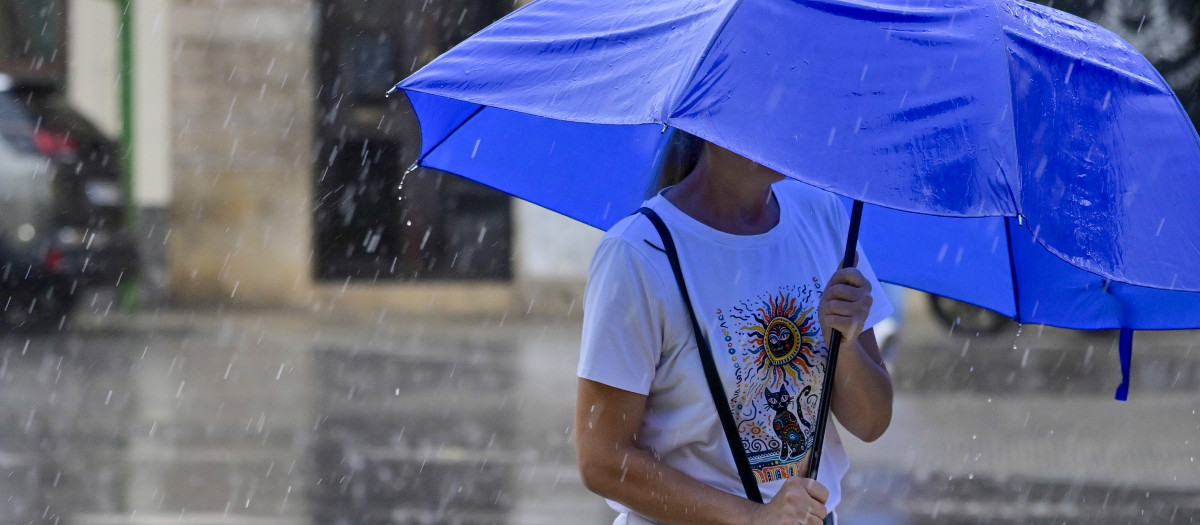 PALMA DE MALLORCA, 09/09/2026.- Fuertes lluvias este miércoles, en Palma de Mallorca. EFE/ Miquel A. Borràs