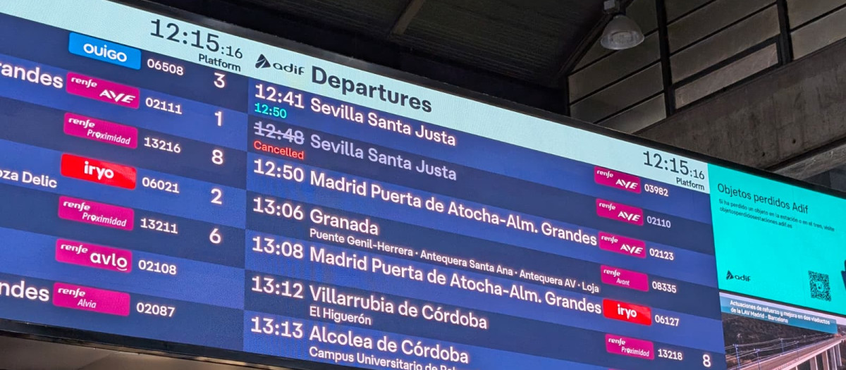 Paneles informativos de la estación de Córdoba