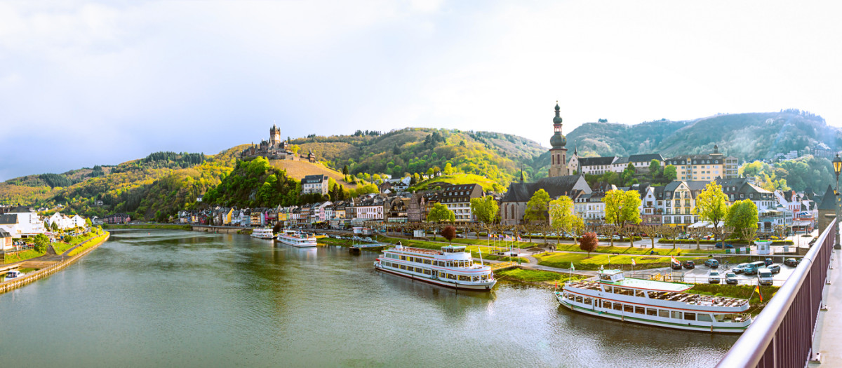 Puerto de cruceros fluviales en Cochem (Alemania)