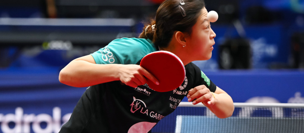 Jiaqi Meng, jugadora del Museo de la Almendra de tenis de mesa