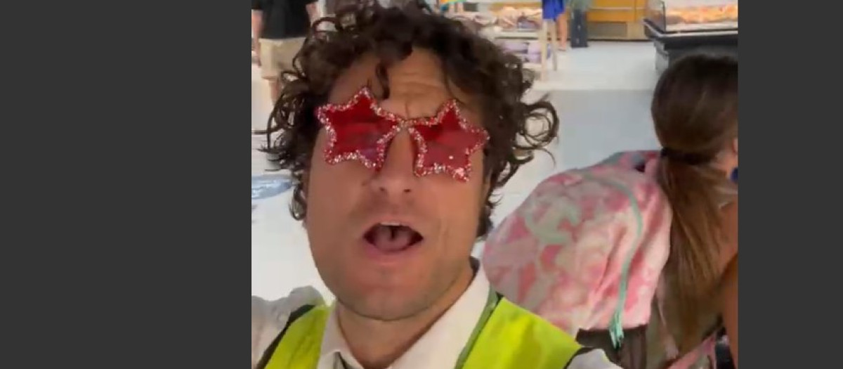 Moritz Bonin, el animador del Dutty Free del aeropuerto de Palma en uno de sus vídeos