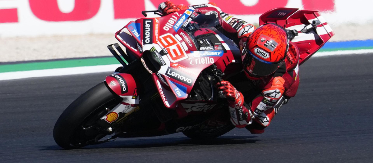 Marc Márquez celebra su victoria en la sprint de Misano