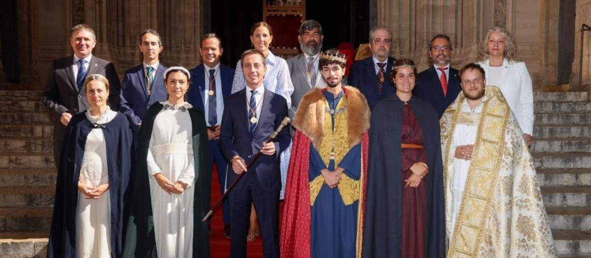 Mallorca celebra su Diada con la recreación de la coronación de Jaume II y una ofrenda florar en su sepulcro

REMITIDA / HANDOUT por CONSELL DE MALLORCA
Fotografía remitida a medios de comunicación exclusivamente para ilustrar la noticia a la que hace referencia la imagen, y citando la procedencia de la imagen en la firma
12/9/2026