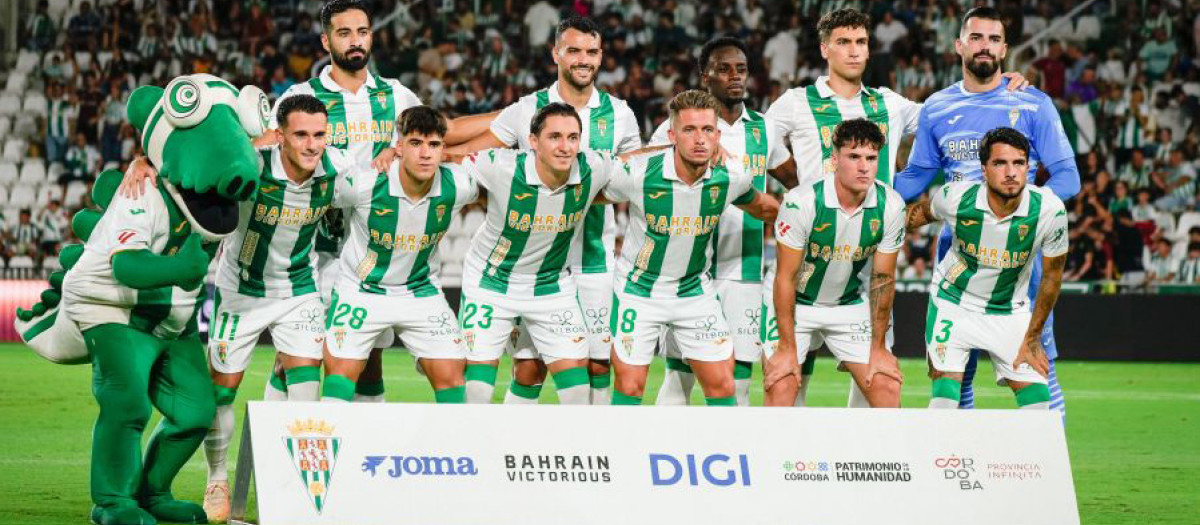 Los jugadores del once inicial del Córdoba