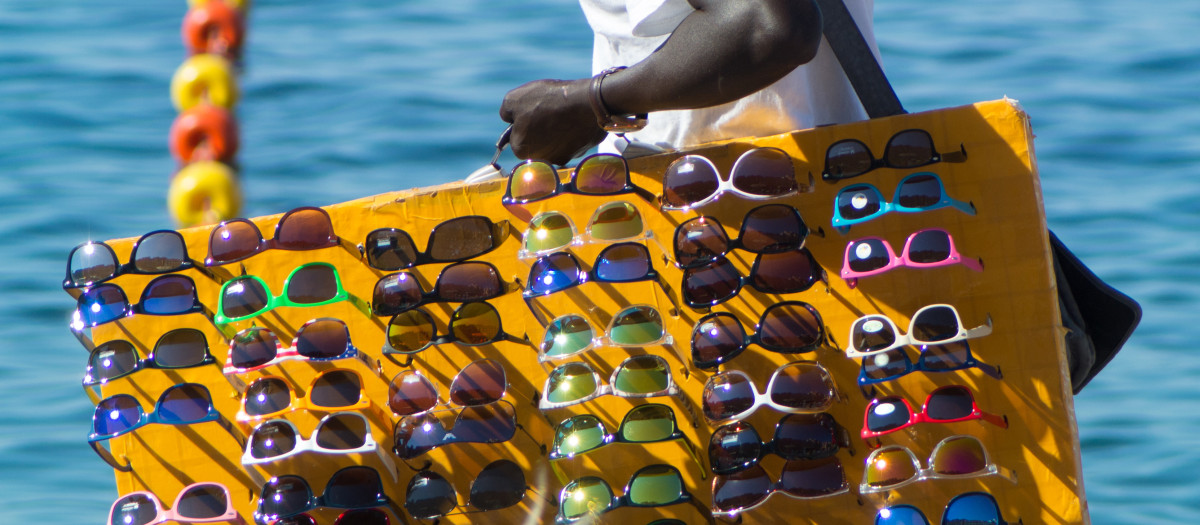 Venta ambulante de gafas de sol