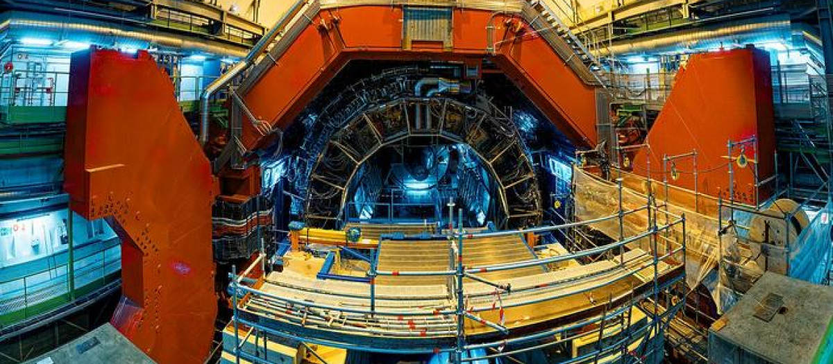 Experimento ALICE en el Gran Colisionador de Hadrones del CERN.