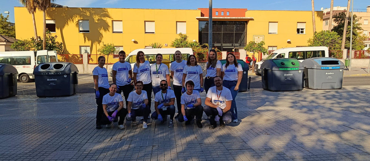Participantes de Carrefour en la actividad solidaria con Acpacys