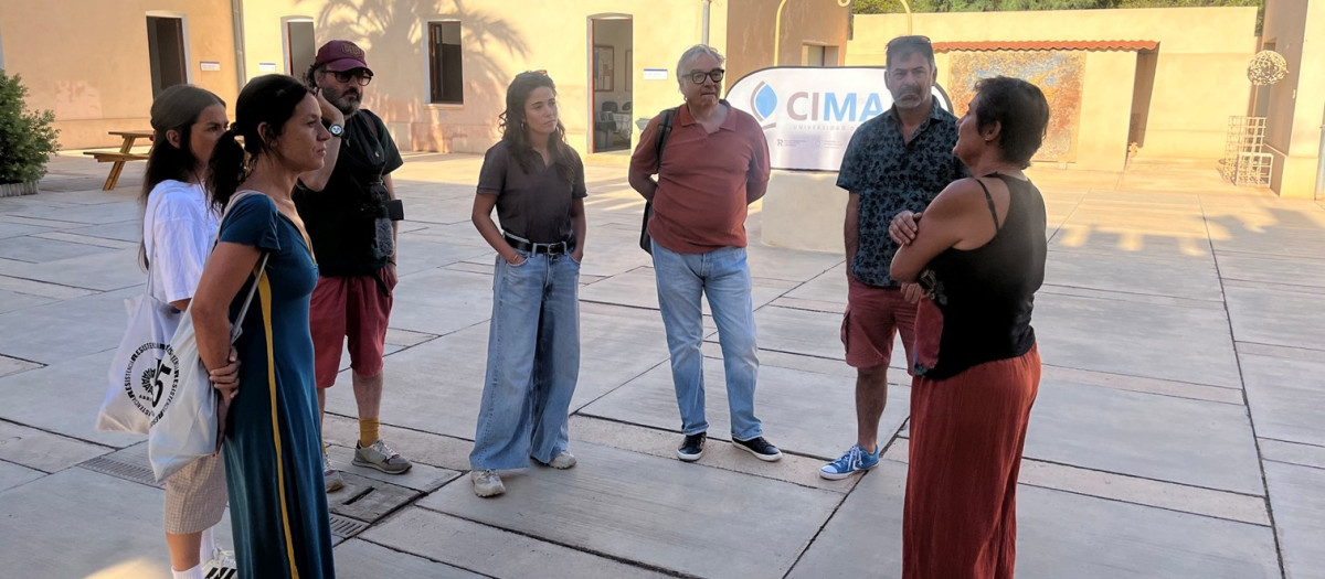 Imagen de los participantes en uno de los proyectos seleccionados
