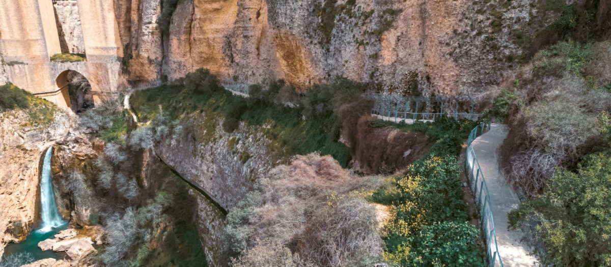 Paso del nuevo tramo del desfiladero de Ronda