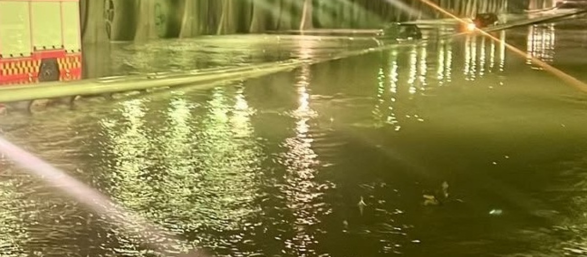 Imagen de un túnel inundado este miércoles en Valencia