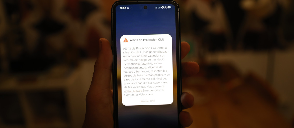 Imagen de una alerta de Protección Civil en un móvil