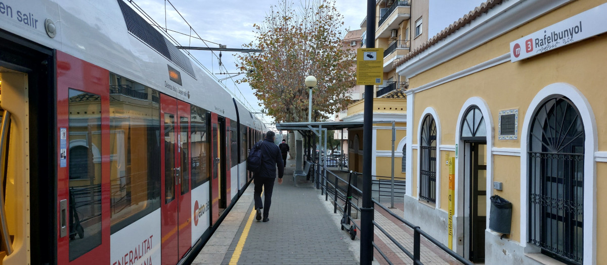 Imagen de una estación de la red de Metrovalencia