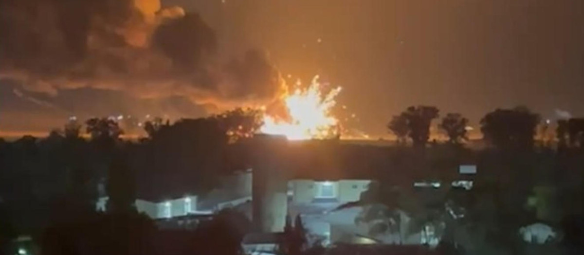 Captura del vídeo del ataque a la refinería de petróleo de Yaroslavl en Rusia