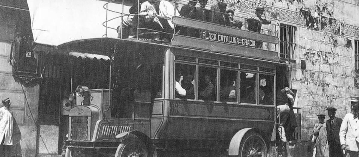 Primer autobús 1906