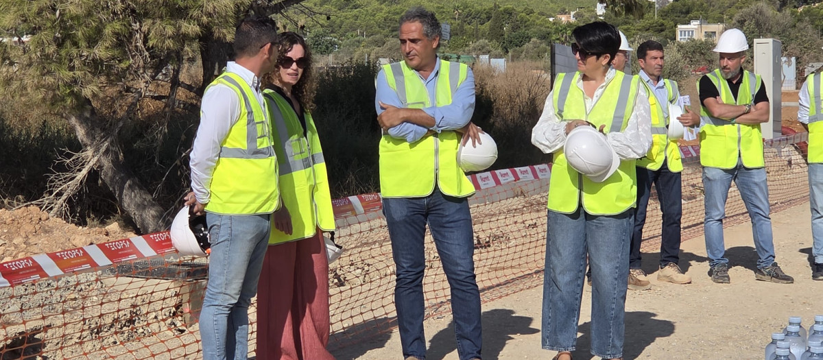 De izquierda a derecha, Rafa Triguero, Rosario Sánchez, Juan Flores y Elena López en Ca n'Escandell.