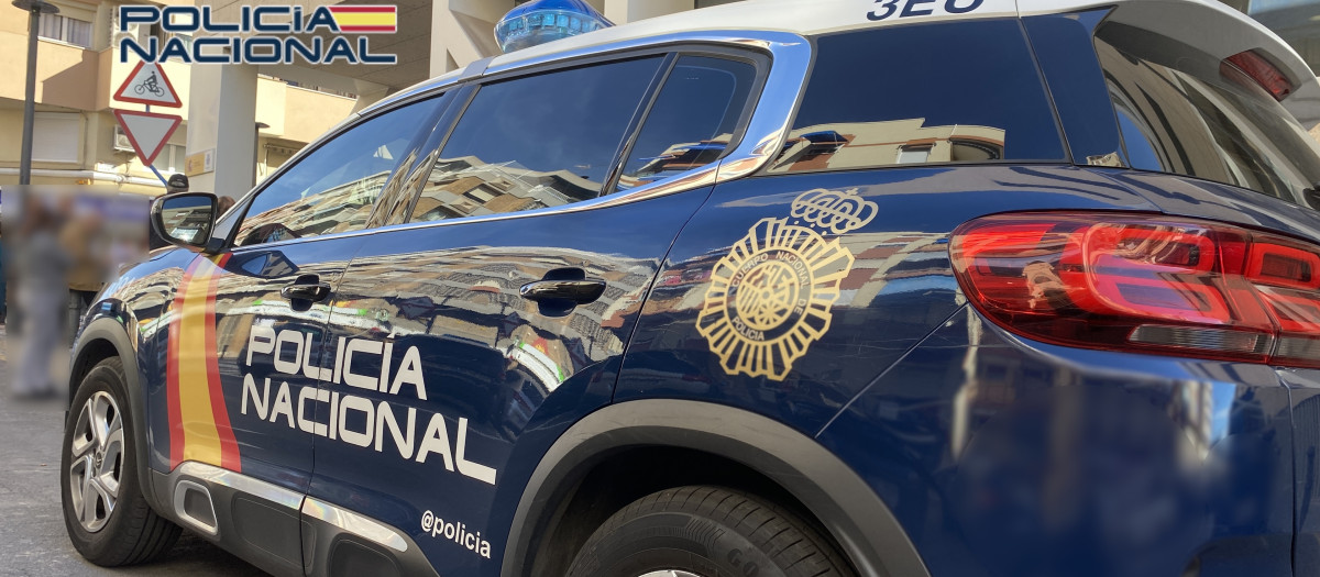 Imagen de una patrulla de la Policía Nacional en Alicante