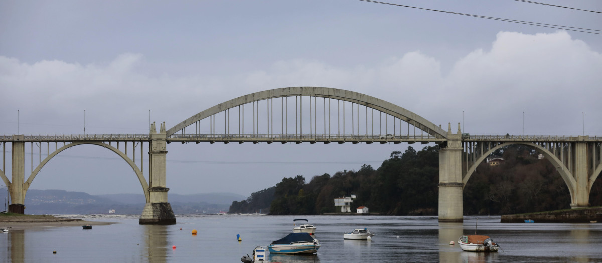 Puente del Pedrido, que enlaza Bergondo y Paderne