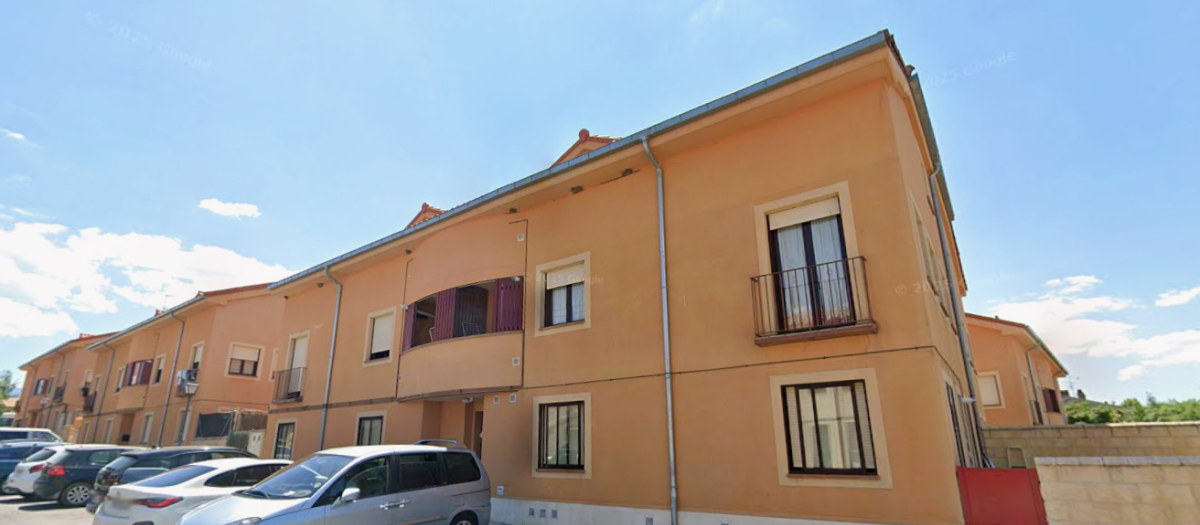 Vivienda donde un joven convivía con el cadáver de su padre para cobrar su pensión