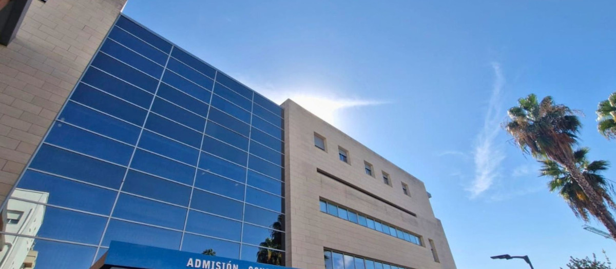 Fachada de admisión de consultas externas del San Juan de Dios