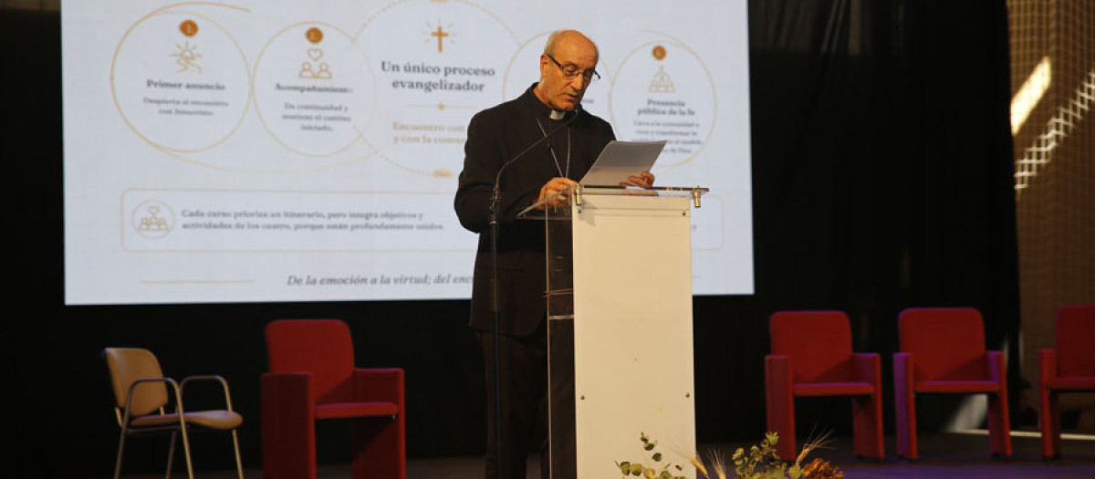 El obispo en la asamblea