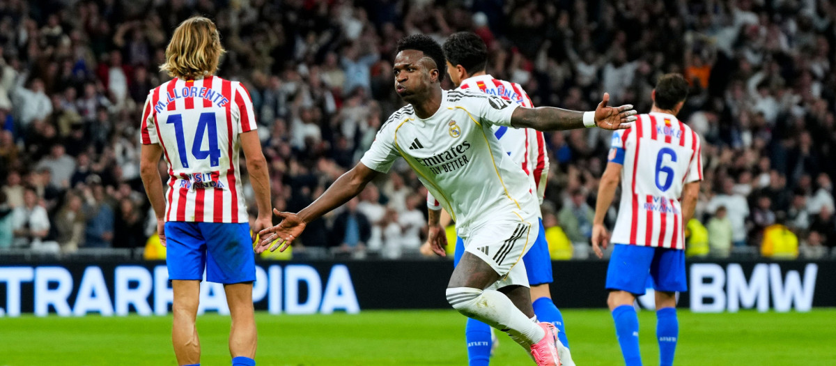 Vinicius Jr. celebra un gol del Real Madrid en el último derbi ante el Atlético