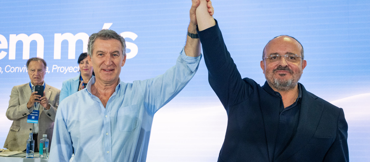 Alberto Núñez Feijóo y Alejandro Fernández clausuran un acto en Badalona