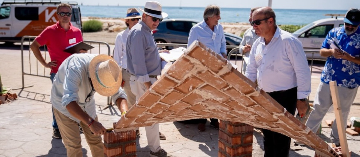 Pieza del concurso de albañilería