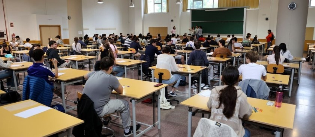Imagen de archivo de un aula universitaria

REMITIDA / HANDOUT por JCYL
Fotografía remitida a medios de comunicación exclusivamente para ilustrar la noticia a la que hace referencia la imagen, y citando la procedencia de la imagen en la firma
28/5/2026