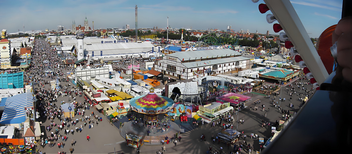 Vista aérea de la explanada de Múnich donde se celebra la Oktoberfest
