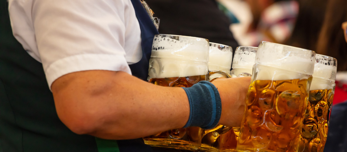 Las famosas jarras de cerveza de un litro de la Oktoberfest
