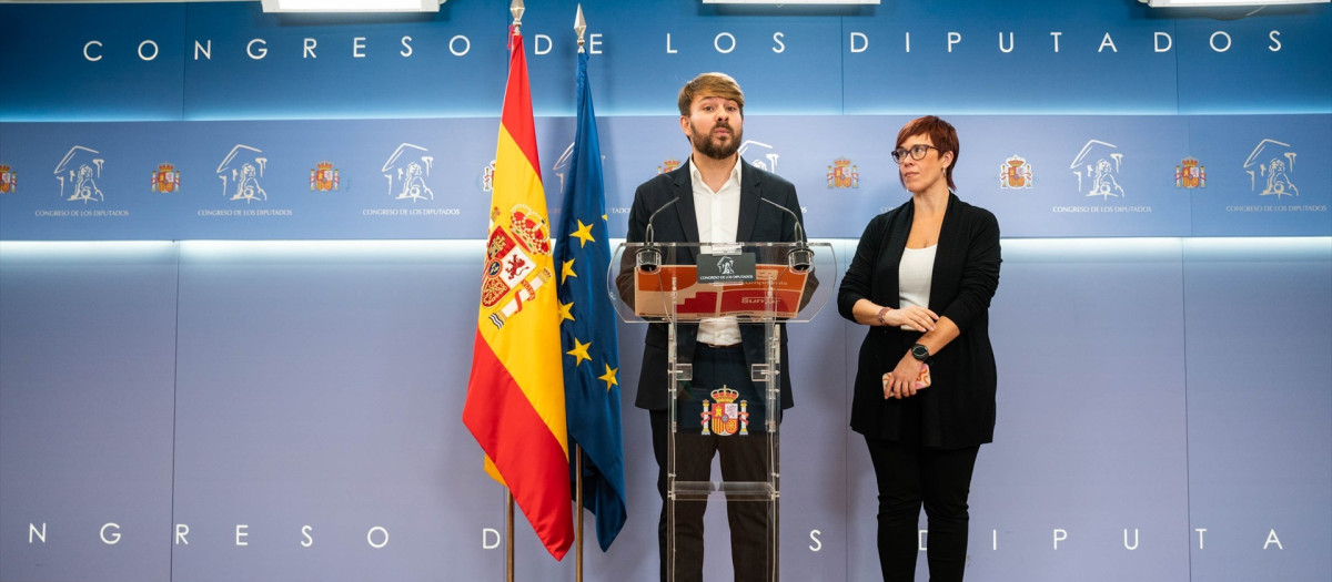 La portavoz de Compromís en el Congreso, Àgueda Micó y el diputado de Compromís-Sumar en el Congreso, Alberto Ibáñez