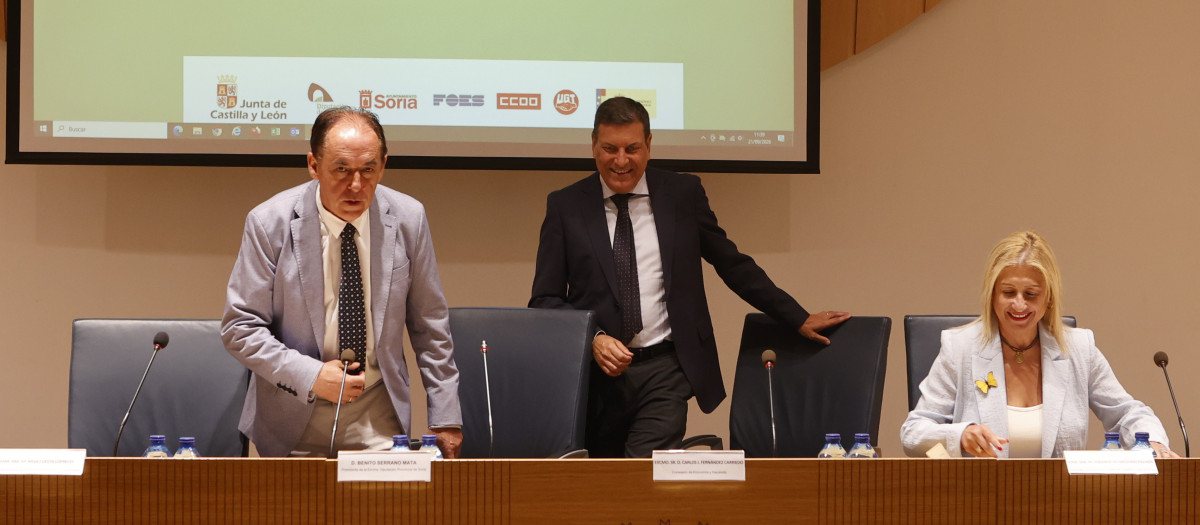 El consejero de Economía y Hacienda y portavoz, Carlos Fernández Carriedo, preside el comité de seguimiento del Plan Soria Conectada y Saludable 2021-2027.