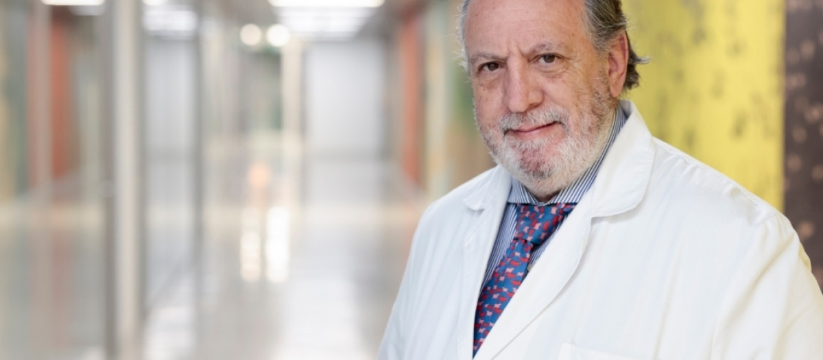 El doctor Eduardo Hevia, especialista en escoliosis y columna vertebral