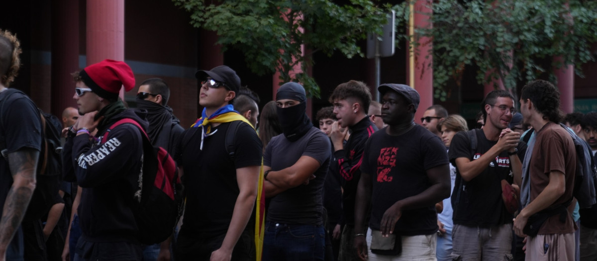 Un grupo de radicales se concentran contra el acto de Vox en Barcelona el pasado viernes