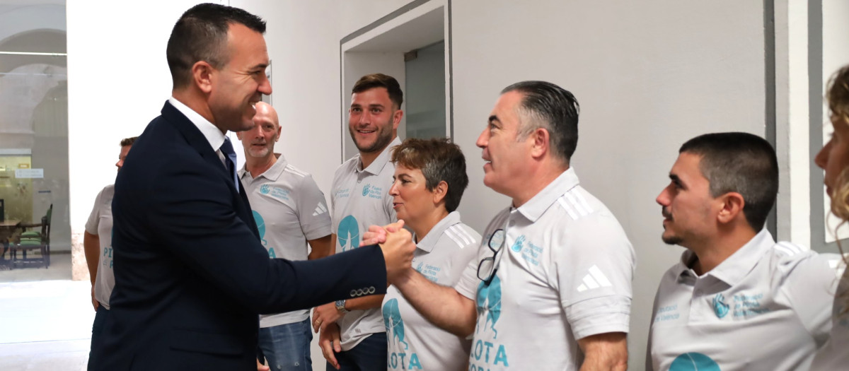 Imagen tomada este jueves de Vicent Mompó en la presentación de 'Pilota al Poble'