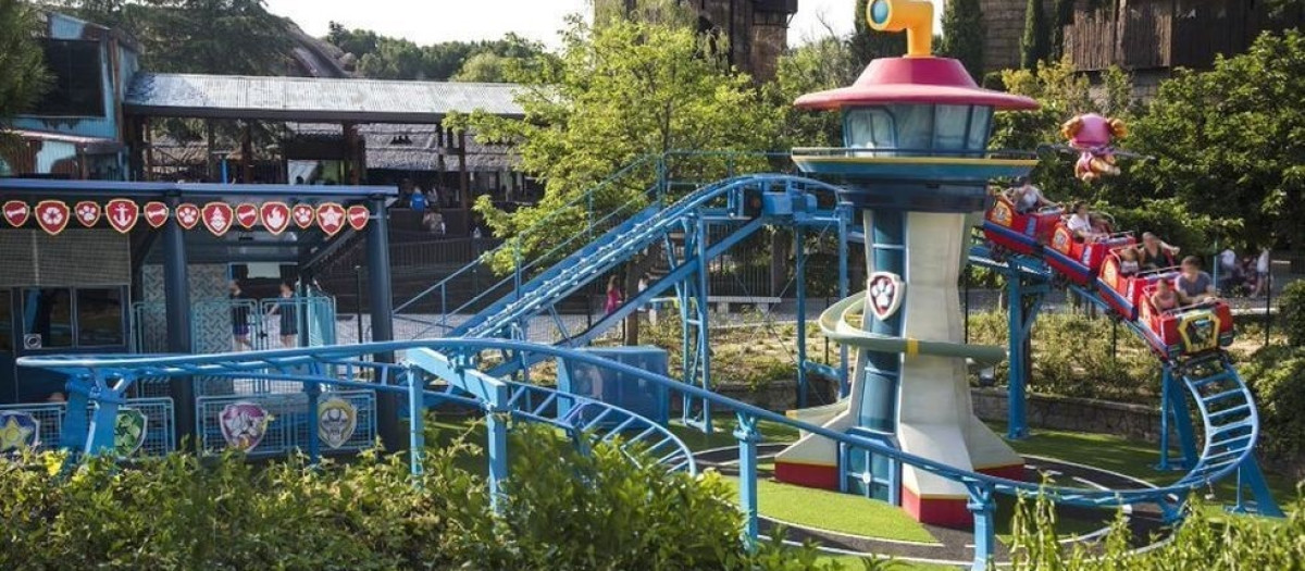 Instalación mecánica familiar del Parque de Atracciones (imagen de archivo).

REMITIDA / HANDOUT por AYUNTAMIENTO DE MADRID
Fotografía remitida a medios de comunicación exclusivamente para ilustrar la noticia a la que hace referencia la imagen, y citando la procedencia de la imagen en la firma
22/9/2026