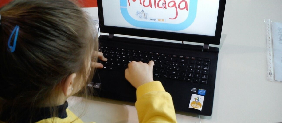 Casi cuatro de cada diez niños menores de 5 años pasa más de dos horas delante de una pantalla, según el estudio