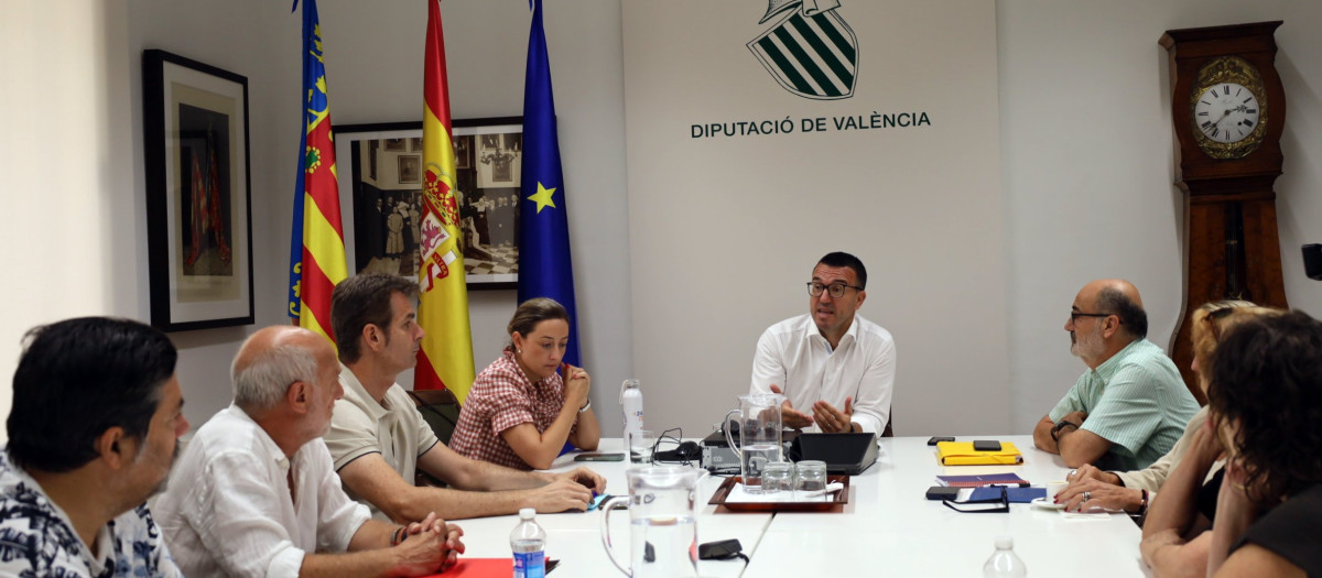 Imagen tomada este viernes de Vicent Mompó durante su reunión con Avetid