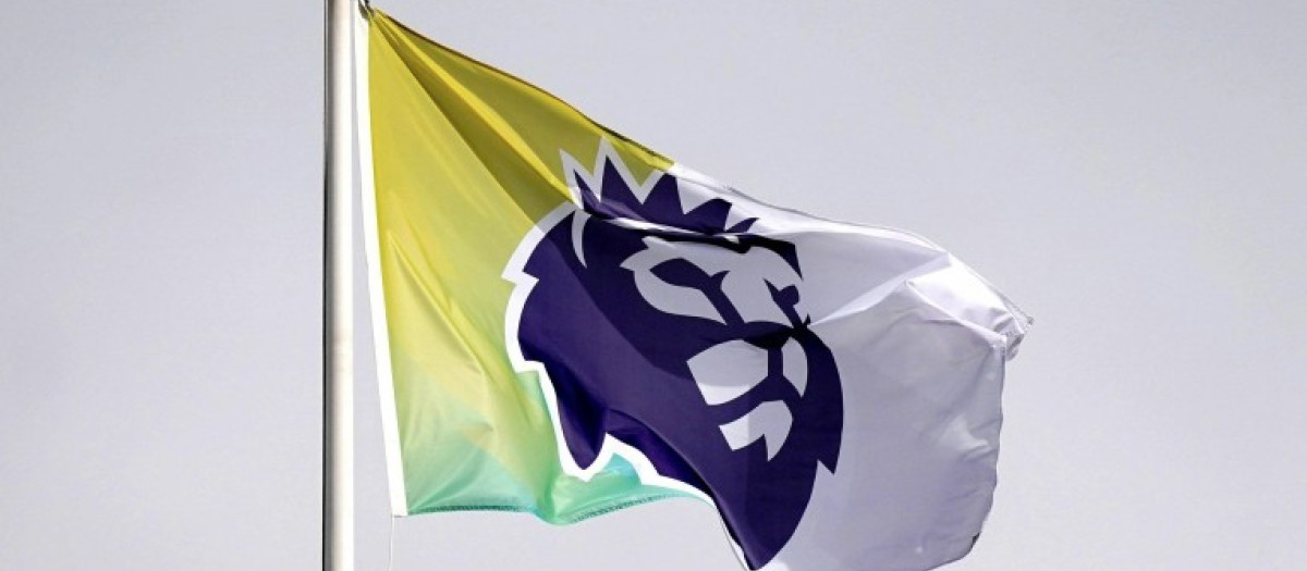 Bandera con el logo de la Premier League