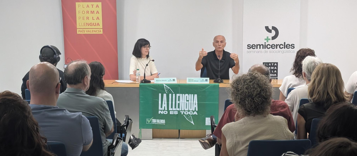 Imagen del coloquio de Ferran García-Oliver en Gandía.