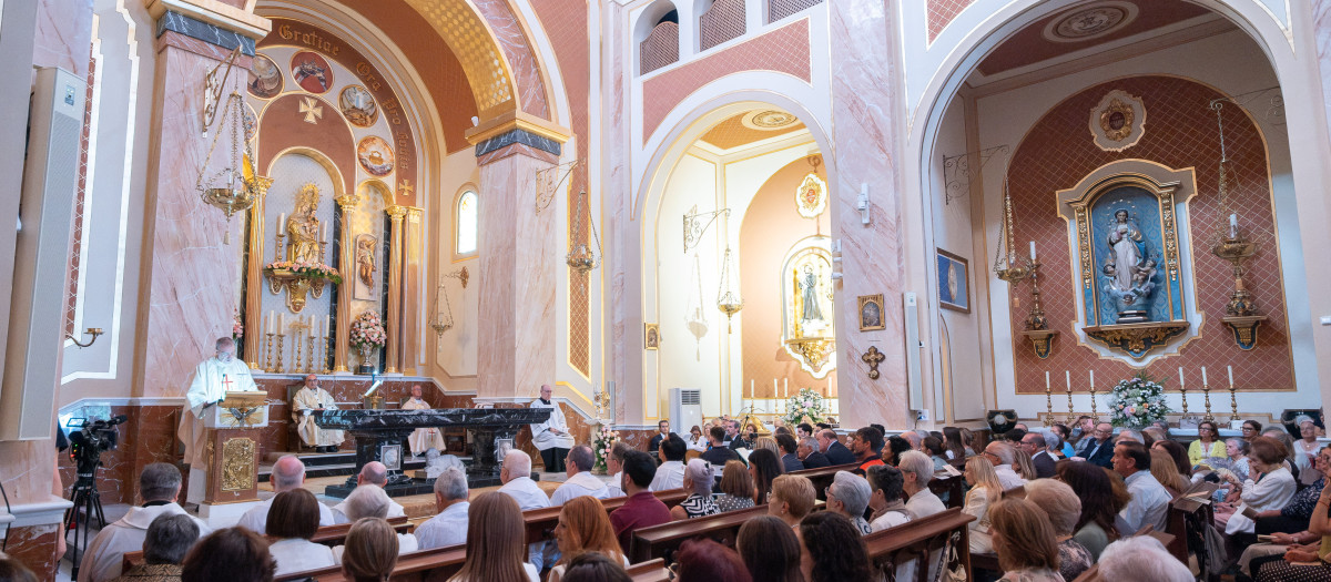 Imagen de la celebración eucarística por la reapertura de la parroquia Nuestra Señora de Gracia de La Torre (Valencia).
