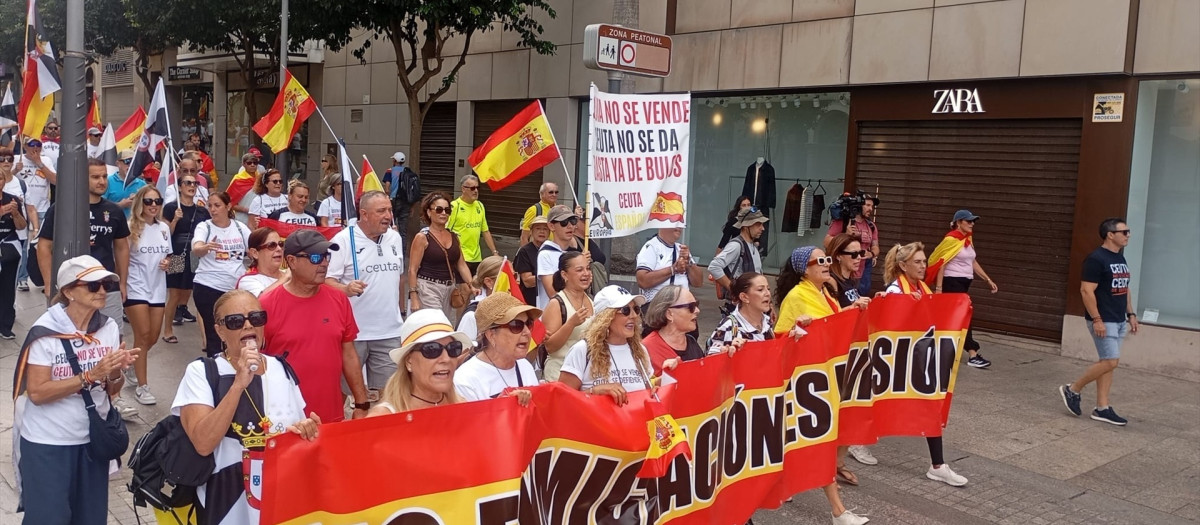 Una manifestación llega hasta la frontera de Ceuta pidiendo la vuelta a la normalidad
EUROPA PRESS
27/9/2026